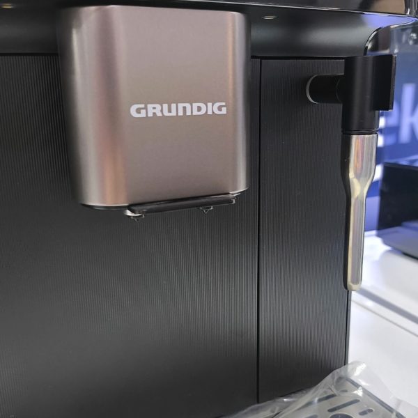 Электрическая кофемашина BEKO объемом 2 литра