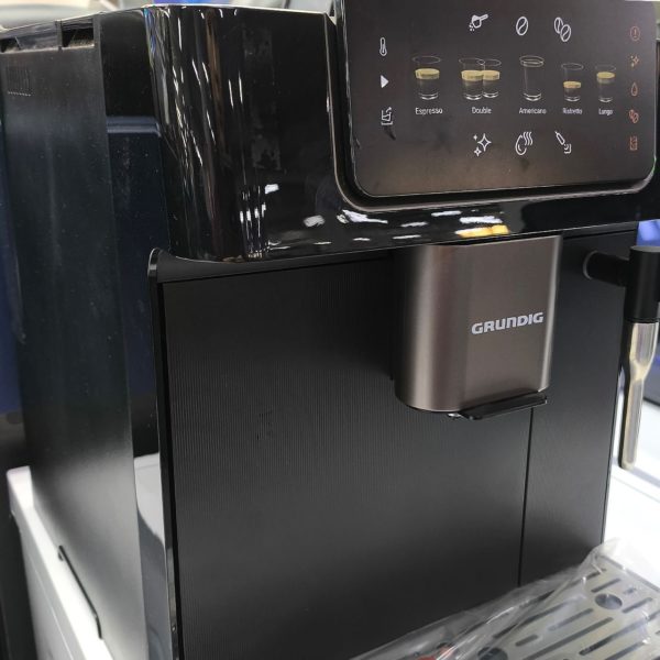 Электрическая кофемашина BEKO объемом 2 литра