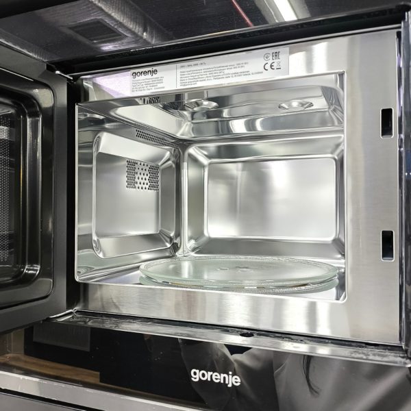 Встраиваемая микроволновка Gorenje мощностью 800 Вт