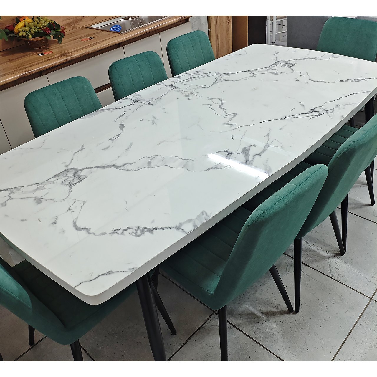 Стол со стульями Невила