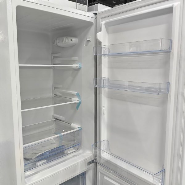 Холодильник двухкамерный Aucma 182 литра