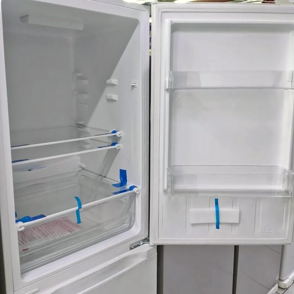 Холодильник двухкамерный Avest 227 литров