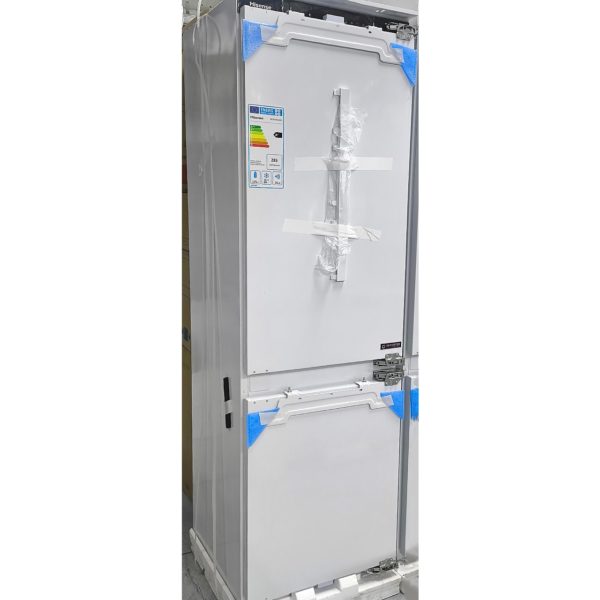 Встраиваемый двухкамерный холодильник Hisense 244 литра