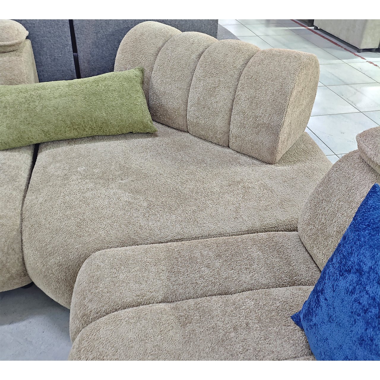 Диван угловой Минаэль с лежаком