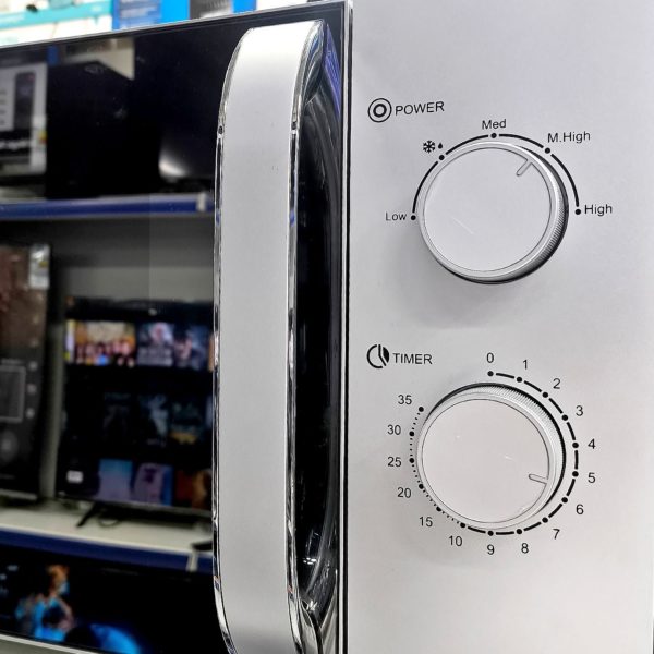 Микроволновка Brettman мощностью 700 Вт