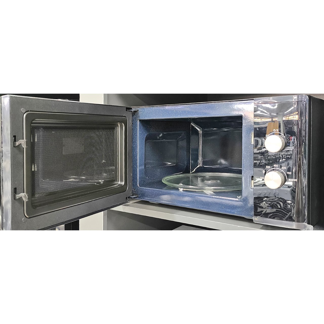 Микроволновка Samsung мощностью 800 Вт