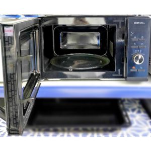 Микроволновка Toshiba мощностью 900 Вт