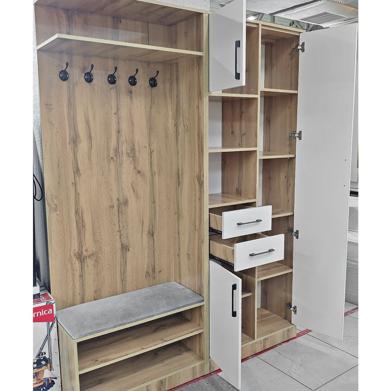 Прихожая Адэлита (2026)