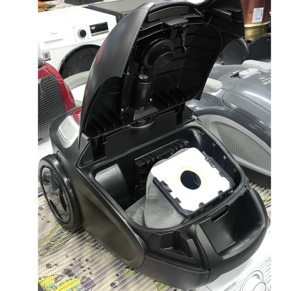 Пылесос Midea мощностью 2000 Вт