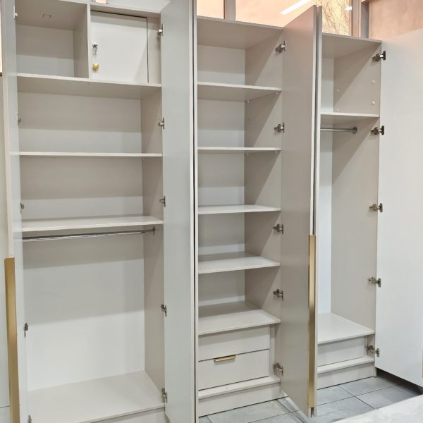 Спальный гарнитур София