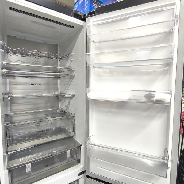 Холодильник двухкамерный LG 384 литра (черный)