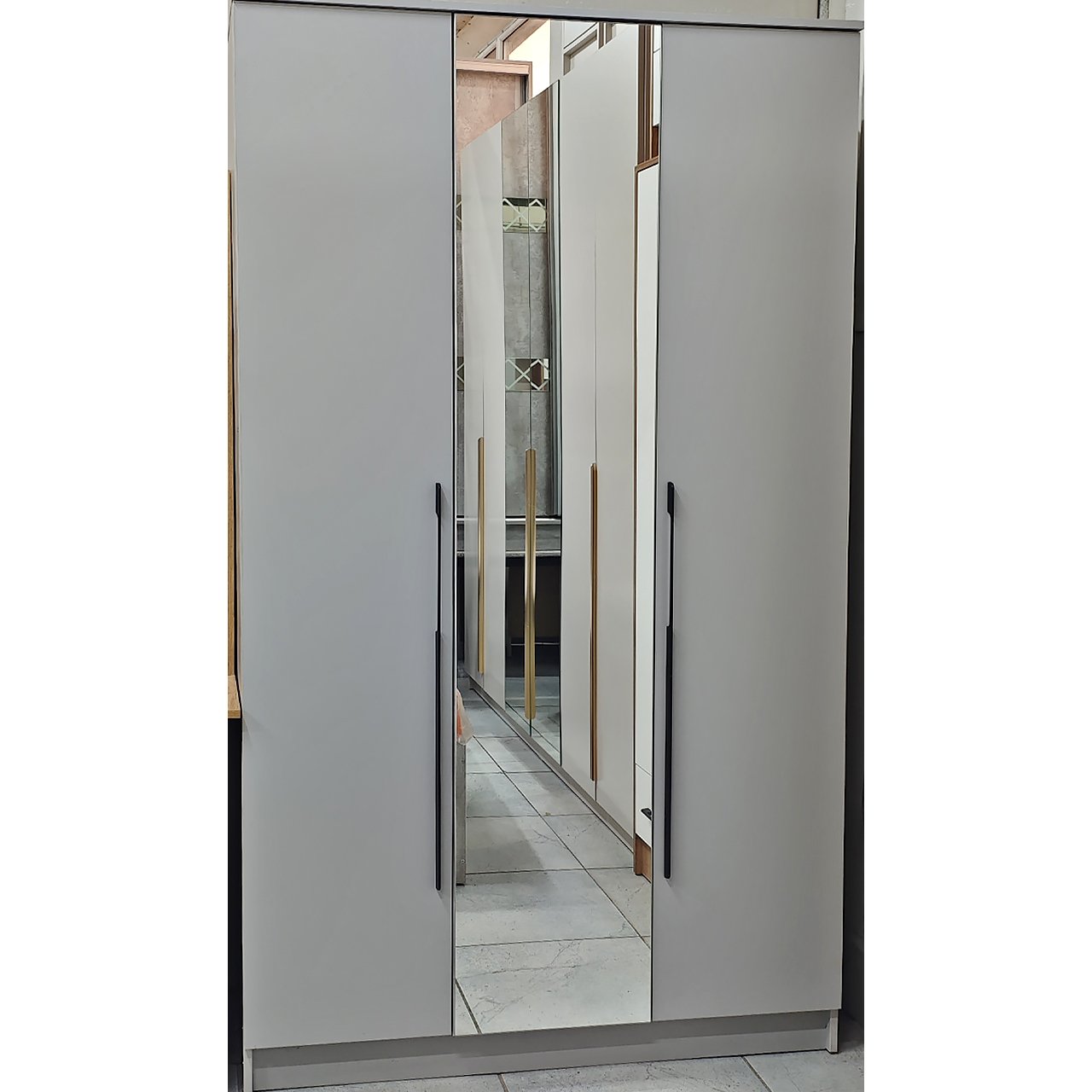 Шкаф Лариса (2026)