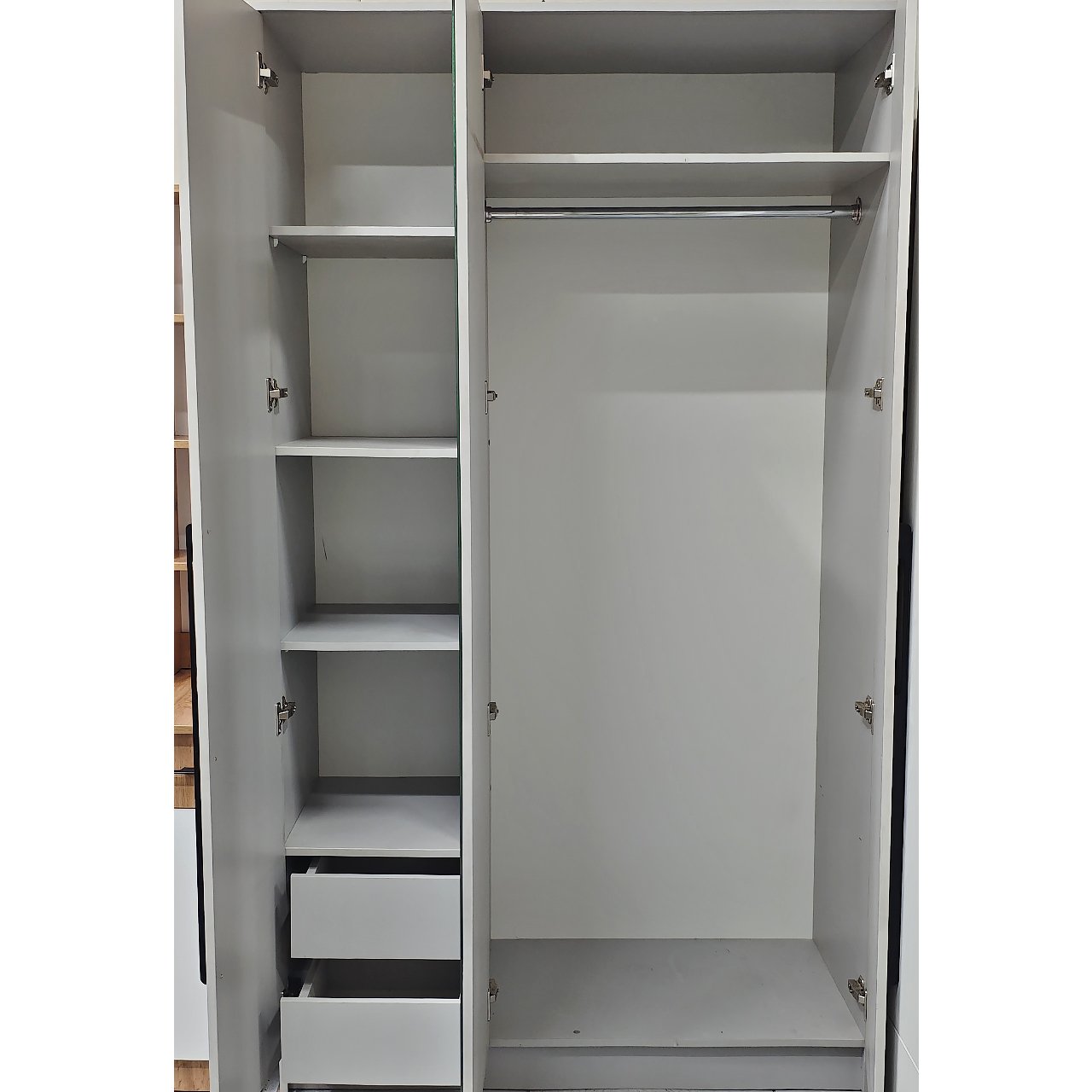 Шкаф Лариса (2026)