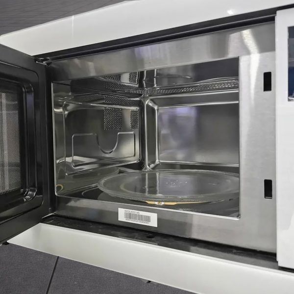 Встраиваемая микроволновка BEKO мощностью 900 Вт