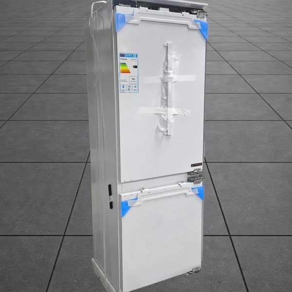 Встраиваемый двухкамерный холодильник Hisense 244 литра