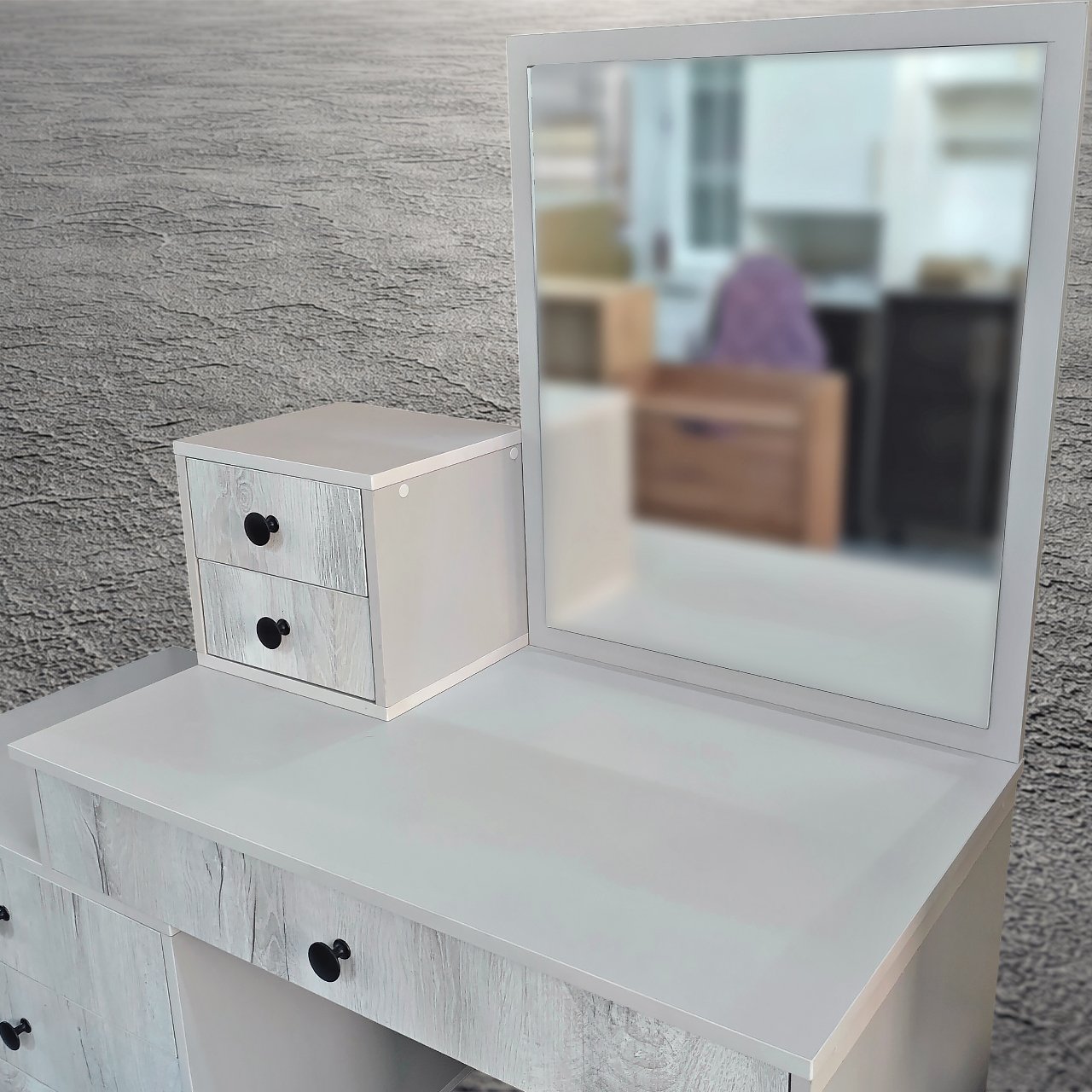 Дамский столик Айлин