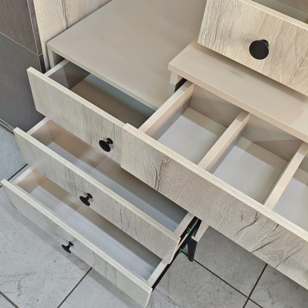 Дамский столик Айлин