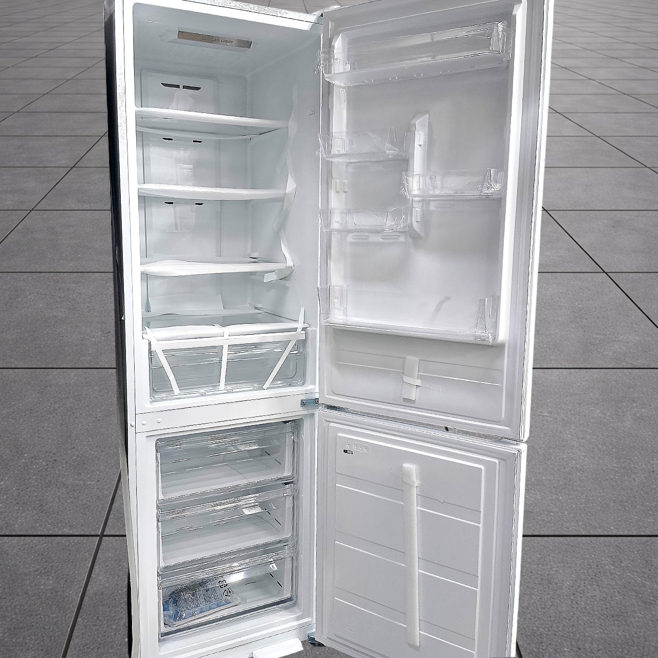 Холодильник двухкамерный Midea 318 литров