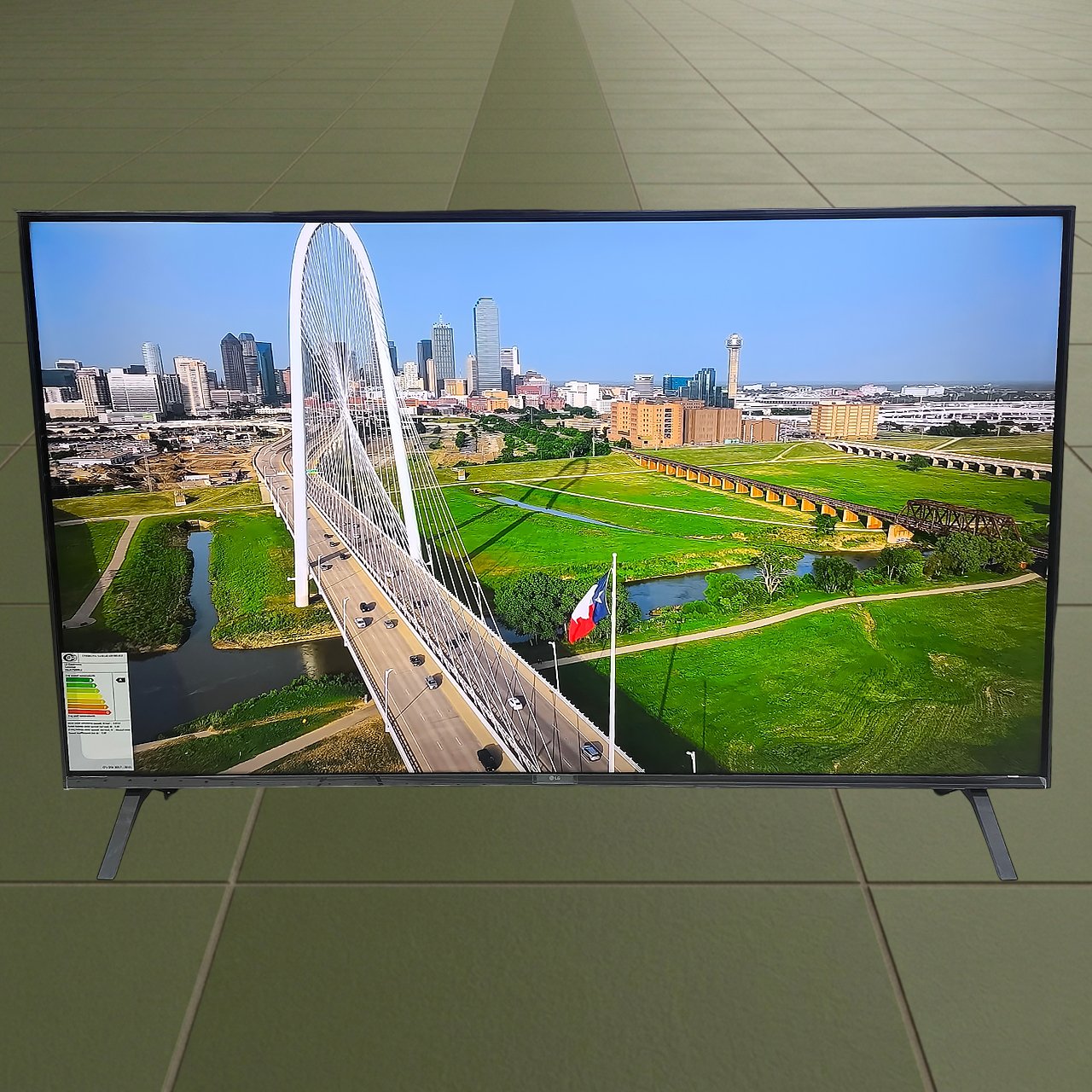 Телевизор LG 4K UHD 140 см