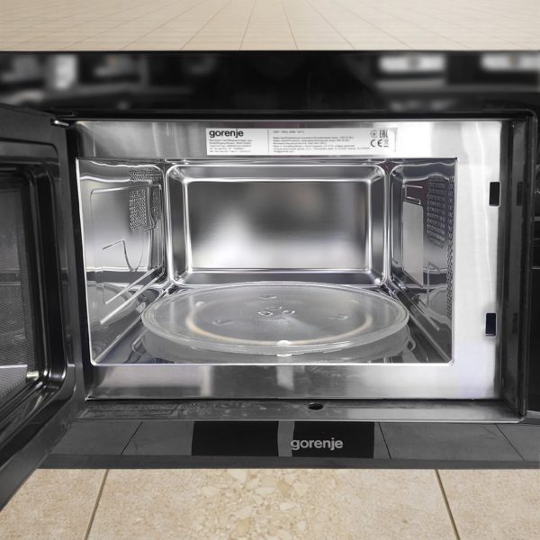 Встраиваемая микроволновка Gorenje мощностью 900 Вт