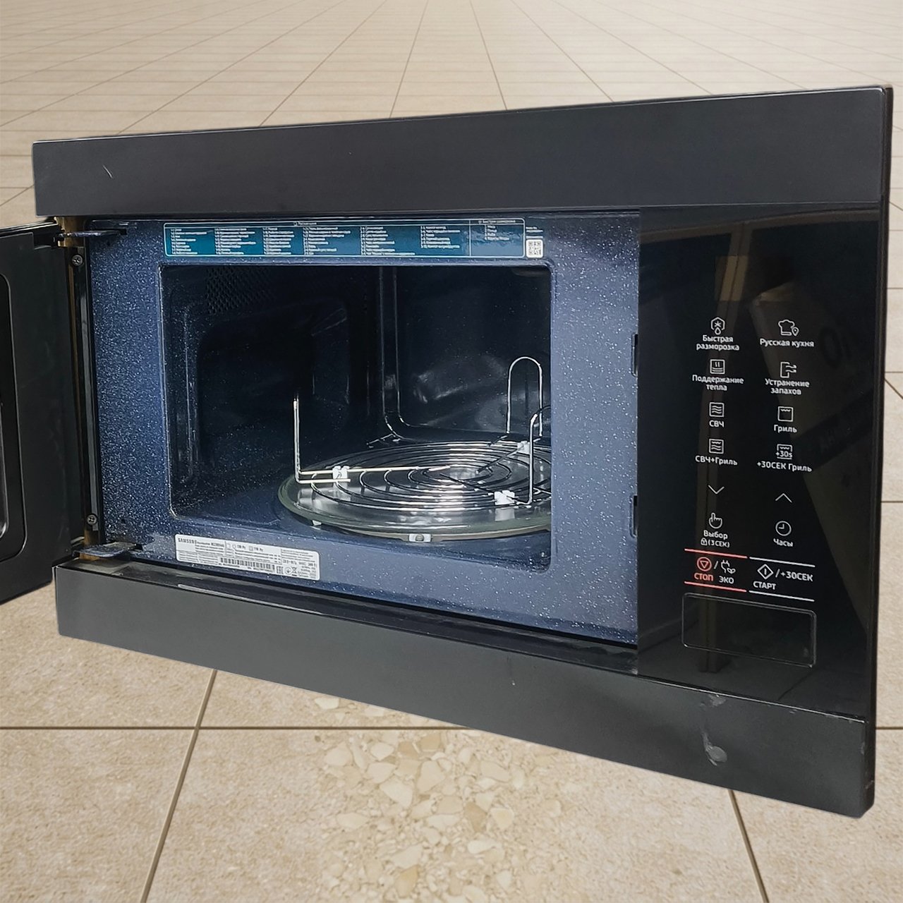 Микроволновка Samsung мощностью 850 Вт